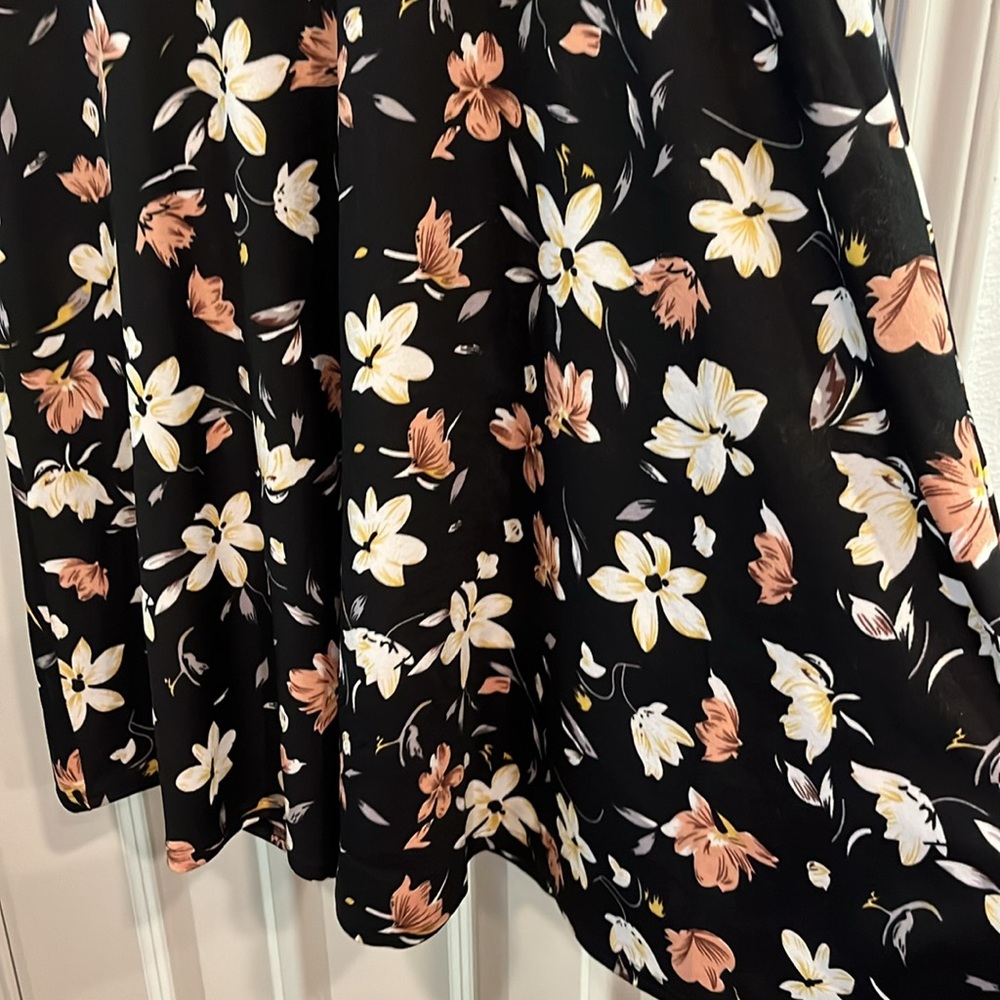 NWT YATHON size extra large floral dress - Picture 4 of 8